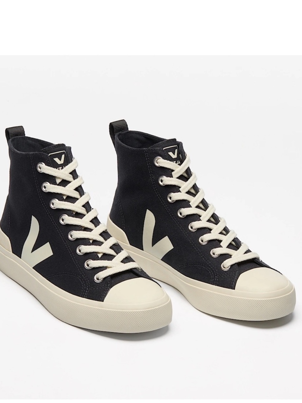 Women’s black Veja Canvas High top sneaker sz 10